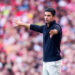 Mikel Arteta en train de coacher Arsenal - Photo by Icon Sport