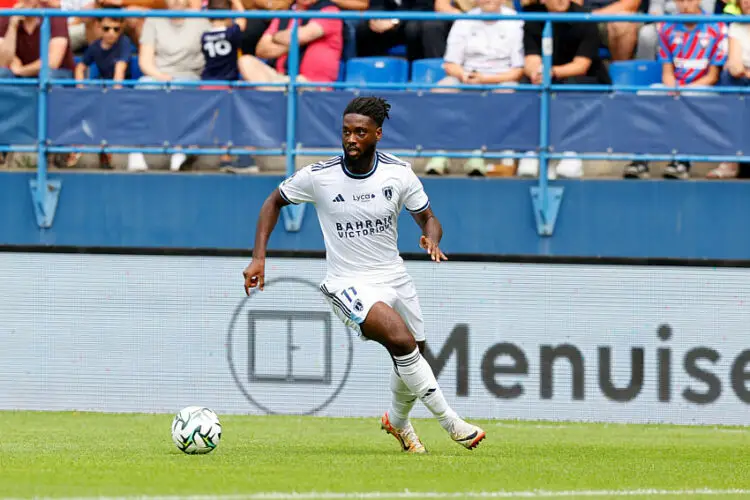 Jean-Philippe Krasso avec le maillot du Paris FC (Photo by Loic Baratoux/FEP/Icon Sport)