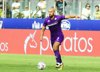 Sofyan Amrabat avec le maillot de la Fiorentina - Photo by Icon Sport