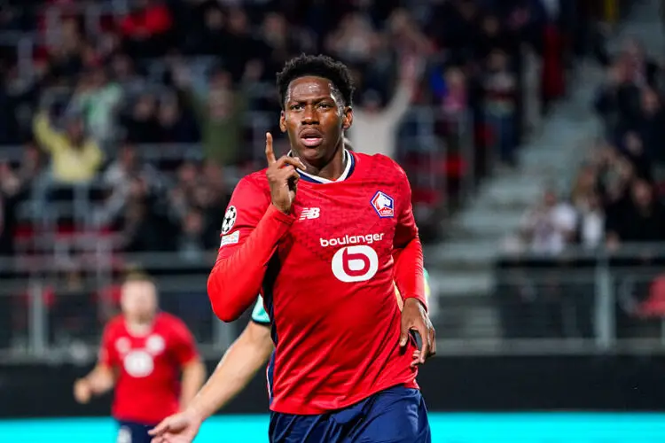 Jonathan David avec le maillot du LOSC  (Photo by Daniel Derajinski/Icon Sport)