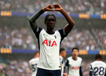 Yves Bissouma avec le maillot de Tottenham- Photo by Icon Sport