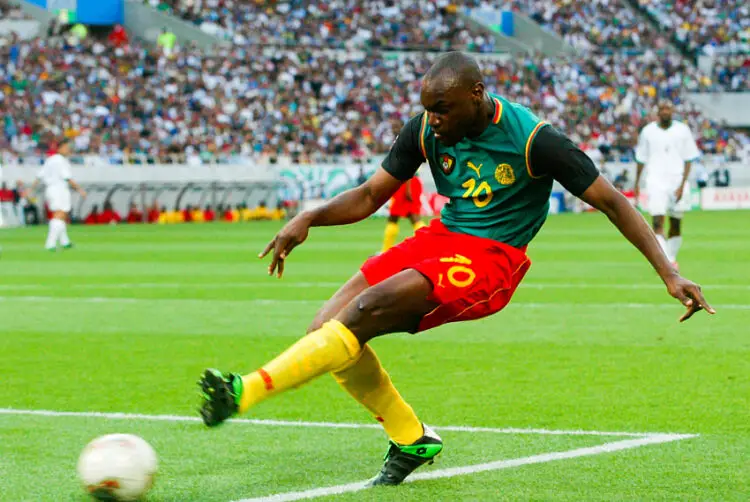 Patrick Mboma avec le maillot du Cameroun (photo by Olivier Prevosto / Onze / Icon Sport)