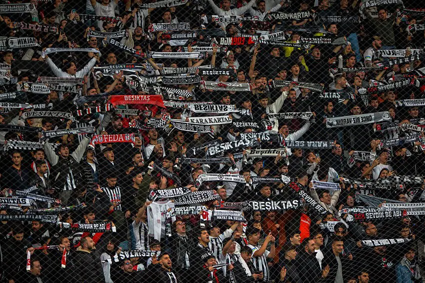 OL : Les ultras du Besiktas préviennent, ils veulent casser du lyonnais thumbnail