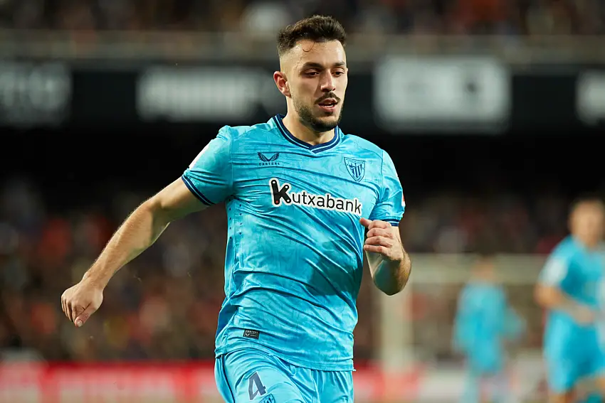 Aitor Paredes of Athletic Club during the La Liga match between Valencia CF and Athletic Club played at Mestalla Stadium on January 21, 2024 in Valencia Spain. (Photo by Jose Torres / Pressinphoto / Icon Sport) - Photo by Icon Sport   - Photo by Icon Sport