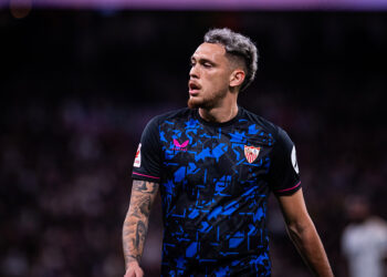 Lucas Ocampos avec le maillot de Séville - Photo by Icon Sport