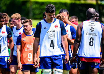 Hugo Auradou avec les Bleus - Photo by Icon Sport