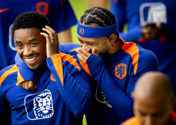 Steven Bergwijn avec Depay - Photo by Icon Sport