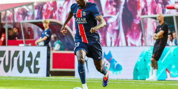 Randal Kolo Muani avec le maillot du PSG - Photo by Icon Sport