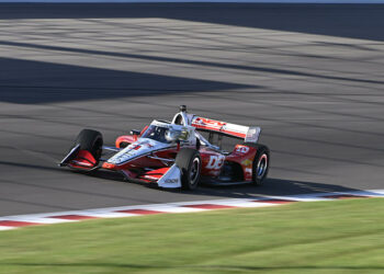 Aug 17, 2024; Madison, Illinois, USA; Team Penske driver Scott McLaughlin (3) races during the Bommarito Automotive Group 500 at World Wide Technology Raceway. Mandatory Credit: Joe Puetz-USA TODAY Sports/Sipa USA   - Photo by Icon Sport