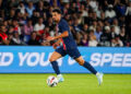 Warren-Zaïre Emery avec le maillot du PSG (Photo by Daniel Derajinski/Icon Sport)