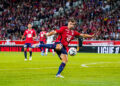 Thomas Meunier avec le maillot de Lille (Photo by Daniel Derajinski/Icon Sport)