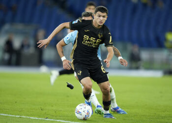 Reda Belahyane avec le maillot de l'Hellas Vérone (Photo by Matteo Ciambelli/DeFodi Images)   - Photo by Icon Sport