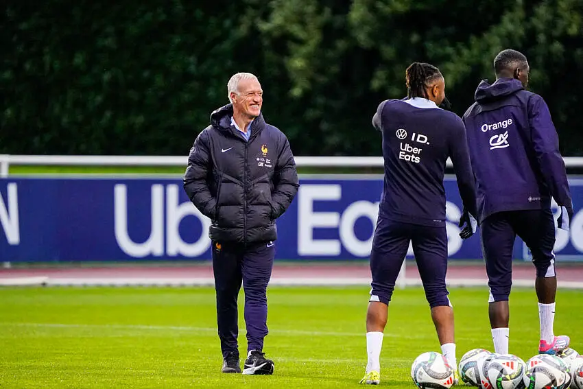 Didier Deschamps avec les Bleus à l'entraînement.