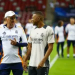 Kylian Mbappé et Carlo ancelotti avec le Real Madrid.