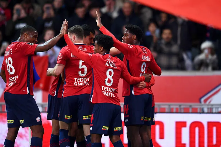 Jonathan David avec le LOSC après son ouverture du score contre l'OL en 2024.