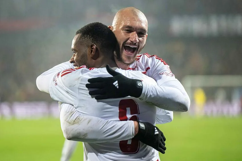 Ludovic Ajorque avec le Stade Brestois contre le Sparta Prague.