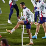 Pedro Porro avec l'Espagne à l'entraînement.