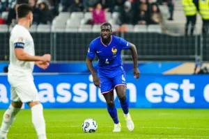 Upamecano avec les Bleus face à Israël.