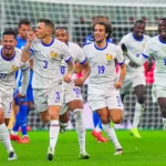 Lucas Digne et les Bleus lors de d'Italie / France.