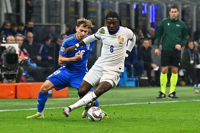 Manu Koné avec les Bleus contre l'Italie.