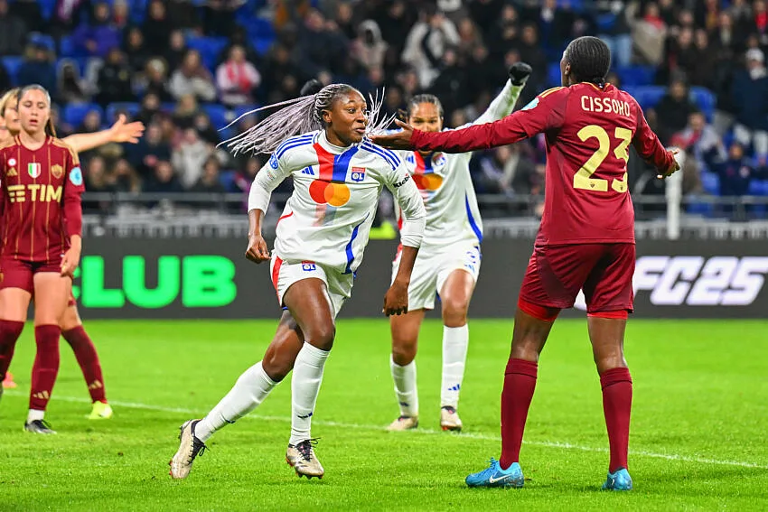 Kadidiatou Diani avec l'OL face à l'AS Rome.