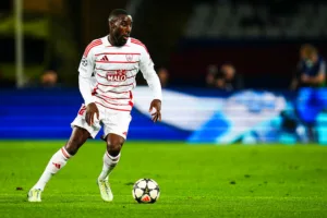 Massadio Haïdara avec le Stade Brestois contre le Barça en Ligue des Champions.