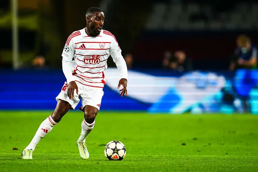 Massadio Haïdara avec le Stade Brestois contre le Barça en Ligue des Champions.