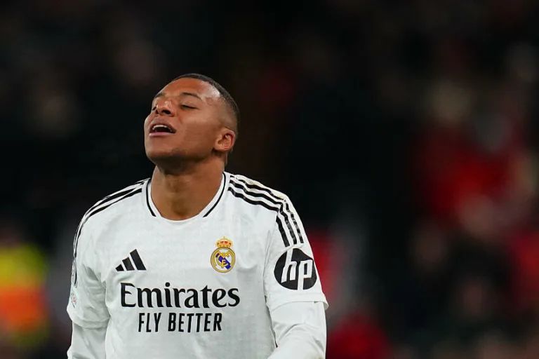 Kylian Mbappé avec le Real Madrid contre Liverpool