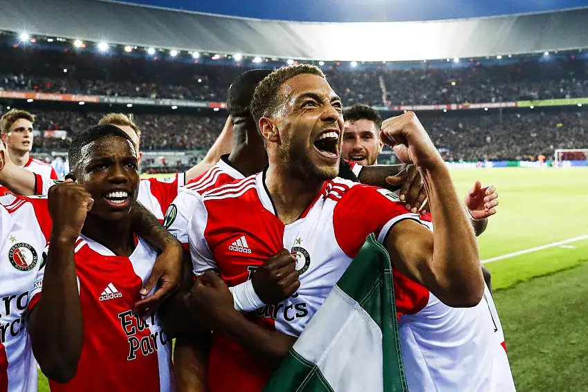 Cyriel Dessers avec Feyenoord contre l'OM en 2022