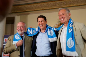 Rudy Garcia, Aurelio De Laurentiis et Sylvain Bellenger avec Naples