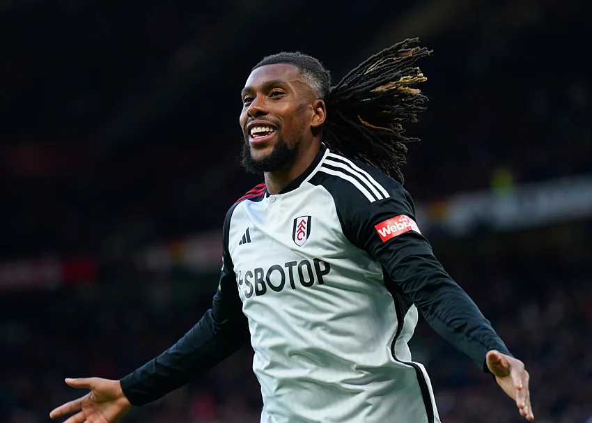 Alex Iwobi avec Fulham contre Manchester United