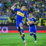 Aaron Anselmino avec Boca Juniors contre Gimnasia et Esgrima de La Plata