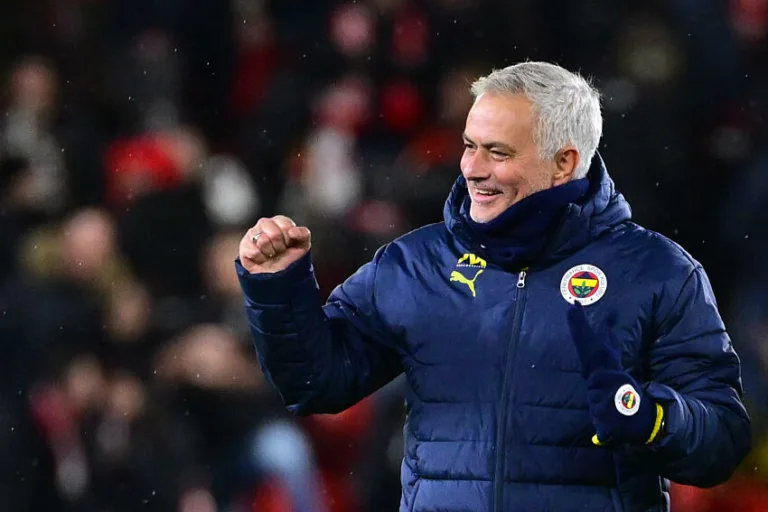 José Mourinho avec Fenerbahçe