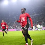 Arnaud Kalimuendo avec le Stade Rennais