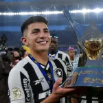 Thiago Almada après avoir remporté le championnat brésilien