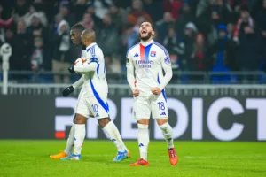 Rayan Cherki avec l'OL contre Francfort