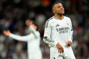 Kylian Mbappé avec le Real Madrid face au FC Séville