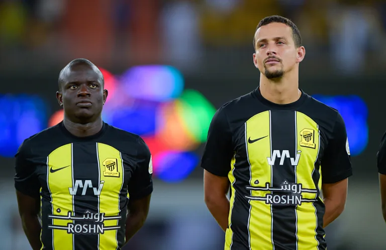 Luiz Felipe avec N'Golo Kanté à Al-Ittihad face à Al Fateh