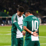Tete et Azzedine Ounahi lors de Panathinaikos / Fiorentina