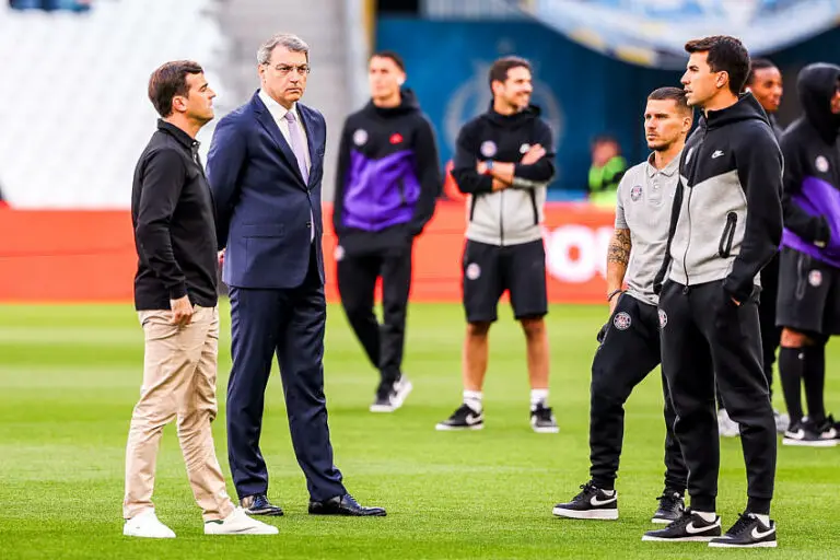 Carles Martinez Novell et Damien Comolli avec le TFC à Marseille
