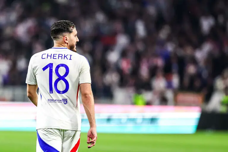 Rayan Cherki avec l'OL