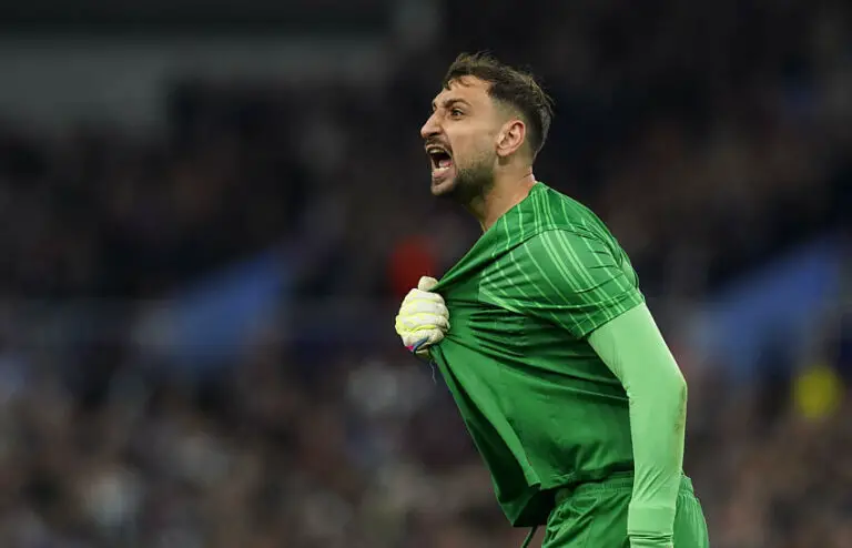 Donnarumma avec le PSG contre Aston Villa