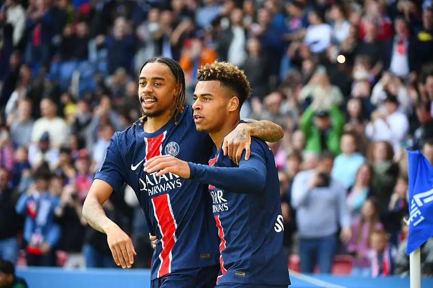 Simon vs Barcola, l’autre duel de ce Nantes – PSG thumbnail